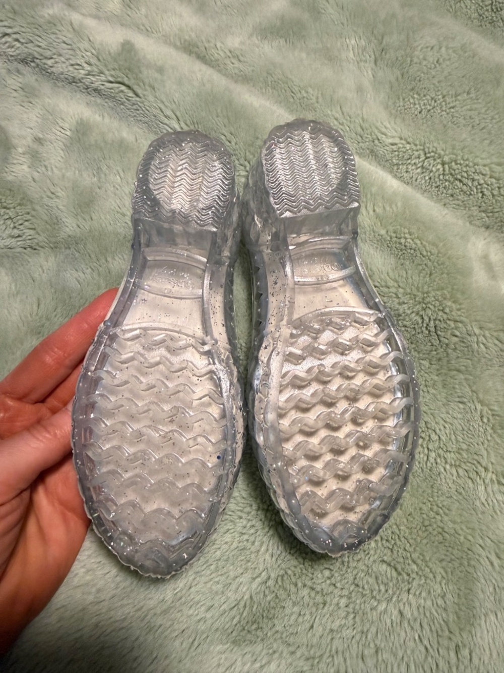 Disney’s Cinderella lights up jelly shoes for little girls - Picture 5 of 6